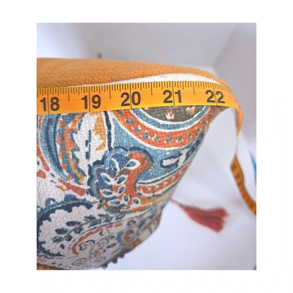 Envogue decorative throw